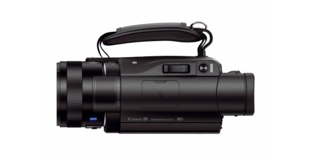 A Sony FDR-AX100 E kamera könnyen kezelhető, kis méretű kamera.