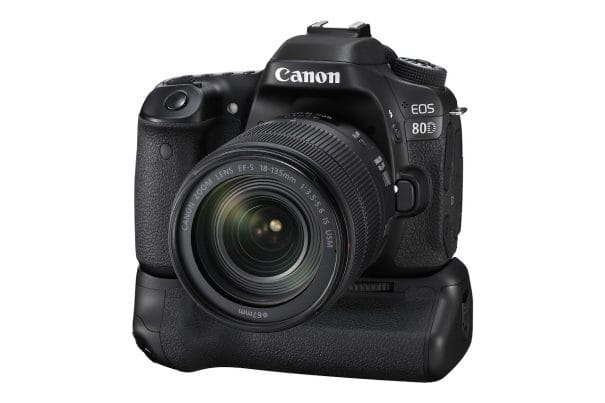 Canon EOS 80D 24,4 megapixeles, APS-C CMOS érzékelőt kapott.