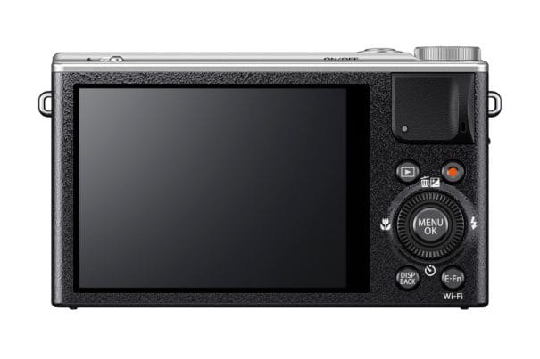 Fujifilm FinePix XQ2 3 colos LCD képernyővel büszkélkedhet.
