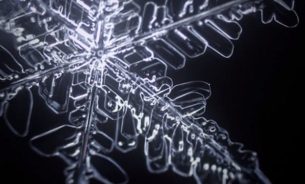 Time-lapse videó a hópehelyről