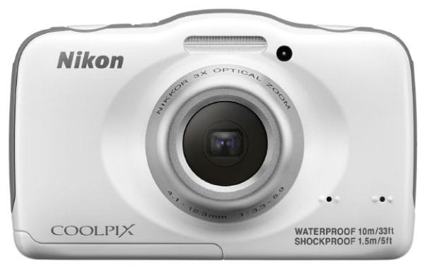 A Nikon Coolpix S32 13 megapixeles, stapabíró kompakt.