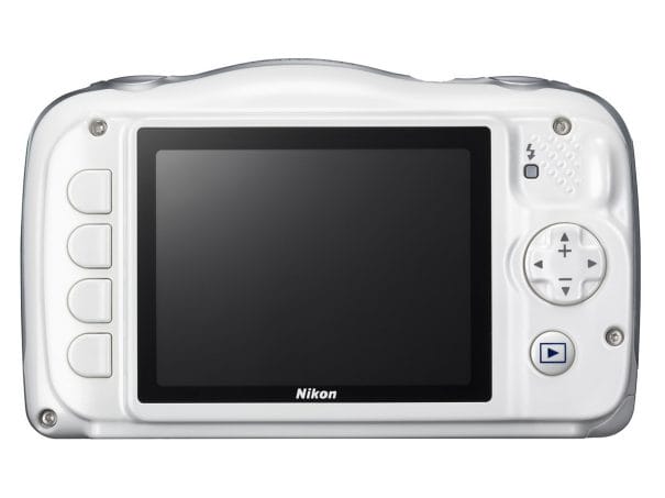 Nikon Coolpix S33-as kijelzője 2,7 colos LCD, 230 ezer képponttal.