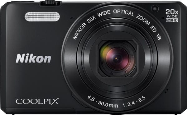 Nikon Coolpix S7000 20x-os optikai zoomot kapott.