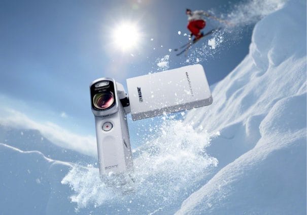 20 megapixeles Exmor R képérzékelőt rejt a Sony legújabb marokkamera típusú Full HD időjárásálló kam