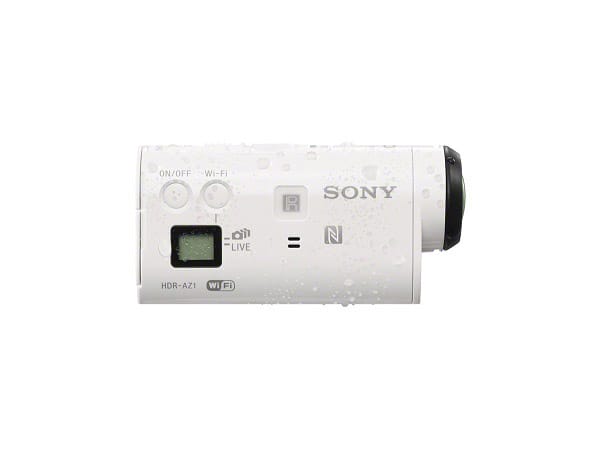 A Sony HDR-AZ1VR cseppálló kivitelben készült, ezért ellenáll a szakadó esőnek és a sáros pocsolyákn