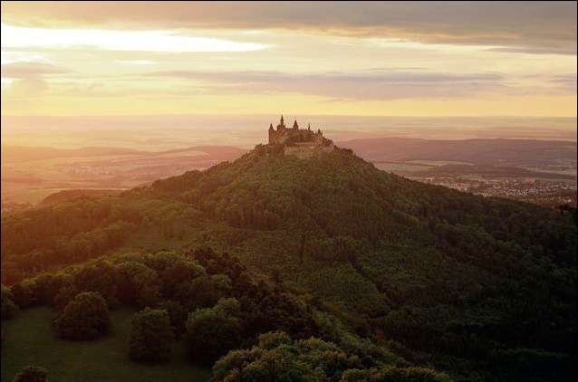 Hohenzollern_kastély.jpg