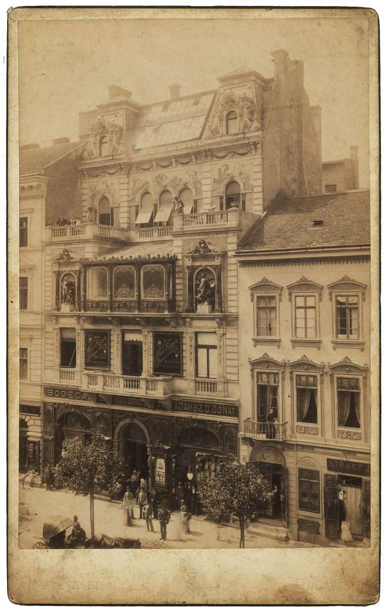 Fotó: Mai Manó felvétele a műteremházáról, a felépítést követő első évben, 1895 albumin, kabinetportré, magántulajdon 