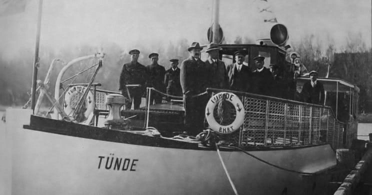 Kirándulók a Tünde motoros fedélzetén 1927-ben (Magyar Hajóregiszter - Juhász Erzsébet