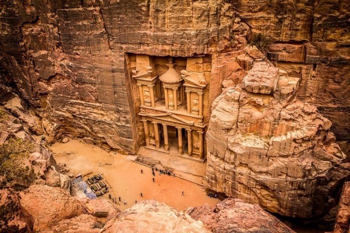 Jordánia – varázslatos kanyon és kalandtúra Indiana Jones rejtett…